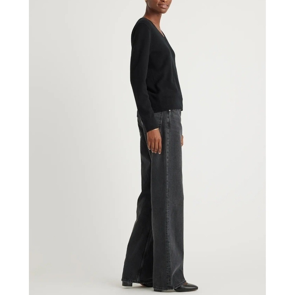 Quince Womens S NWOT Mongolian Cashmere Quiet Lux V-Neck Sweater Black Minimal